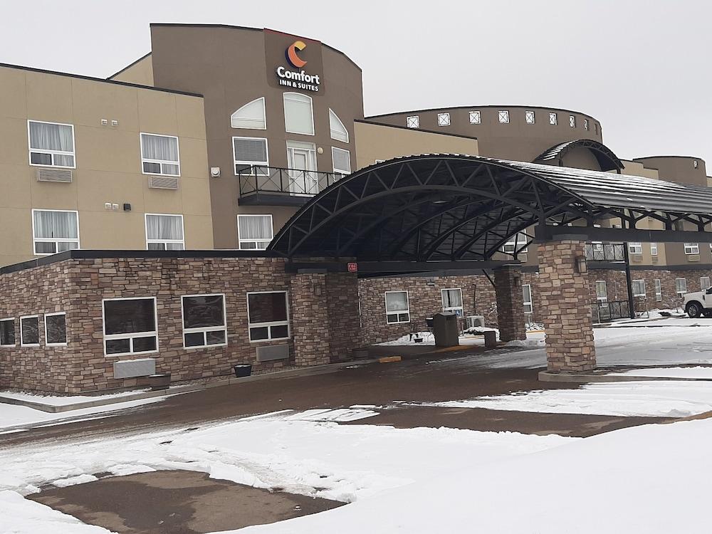 Comfort Inn & Suites Медисин-Хат Экстерьер фото