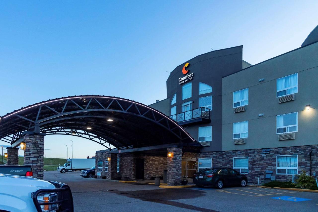 Comfort Inn & Suites Медисин-Хат Экстерьер фото