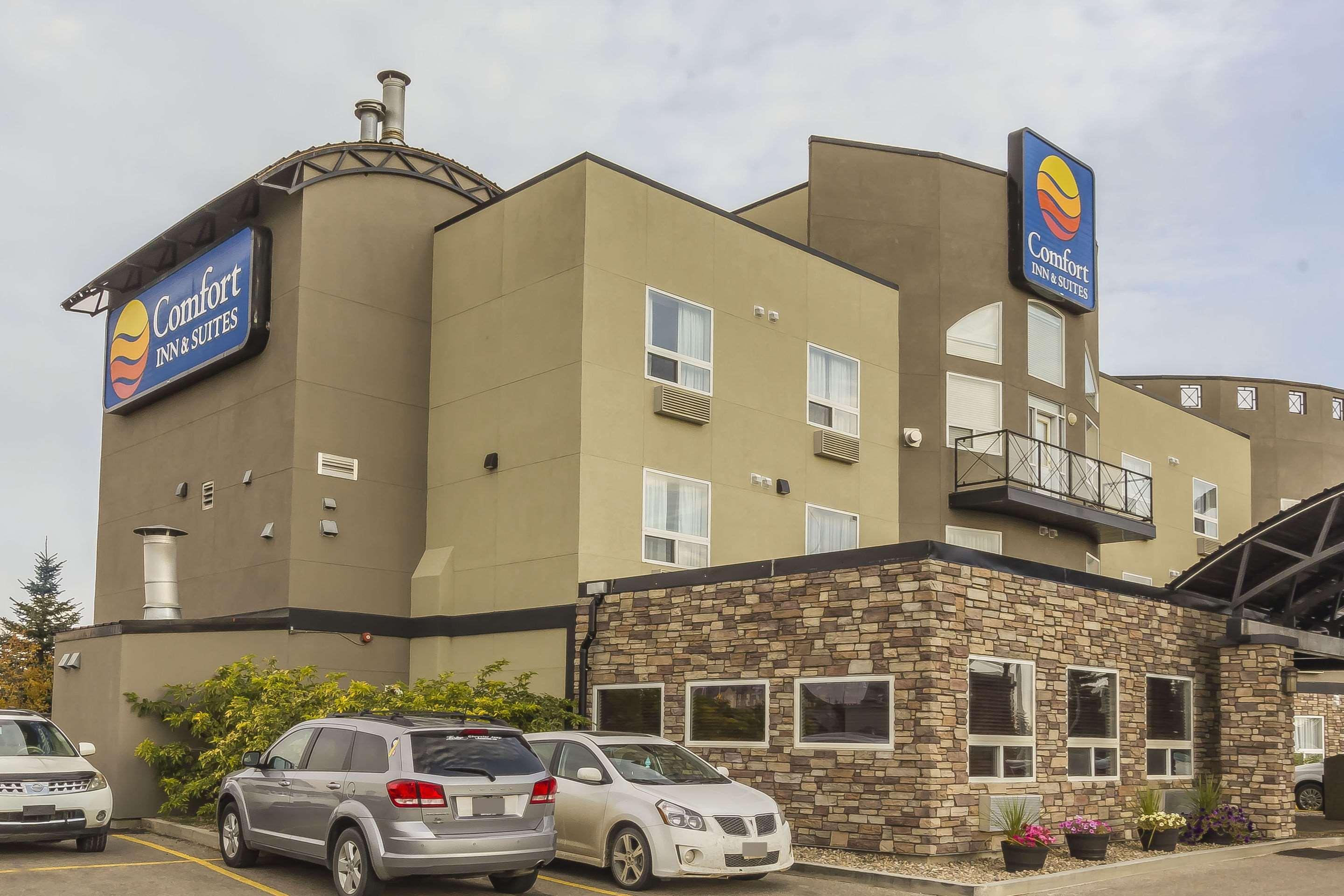 Comfort Inn & Suites Медисин-Хат Экстерьер фото