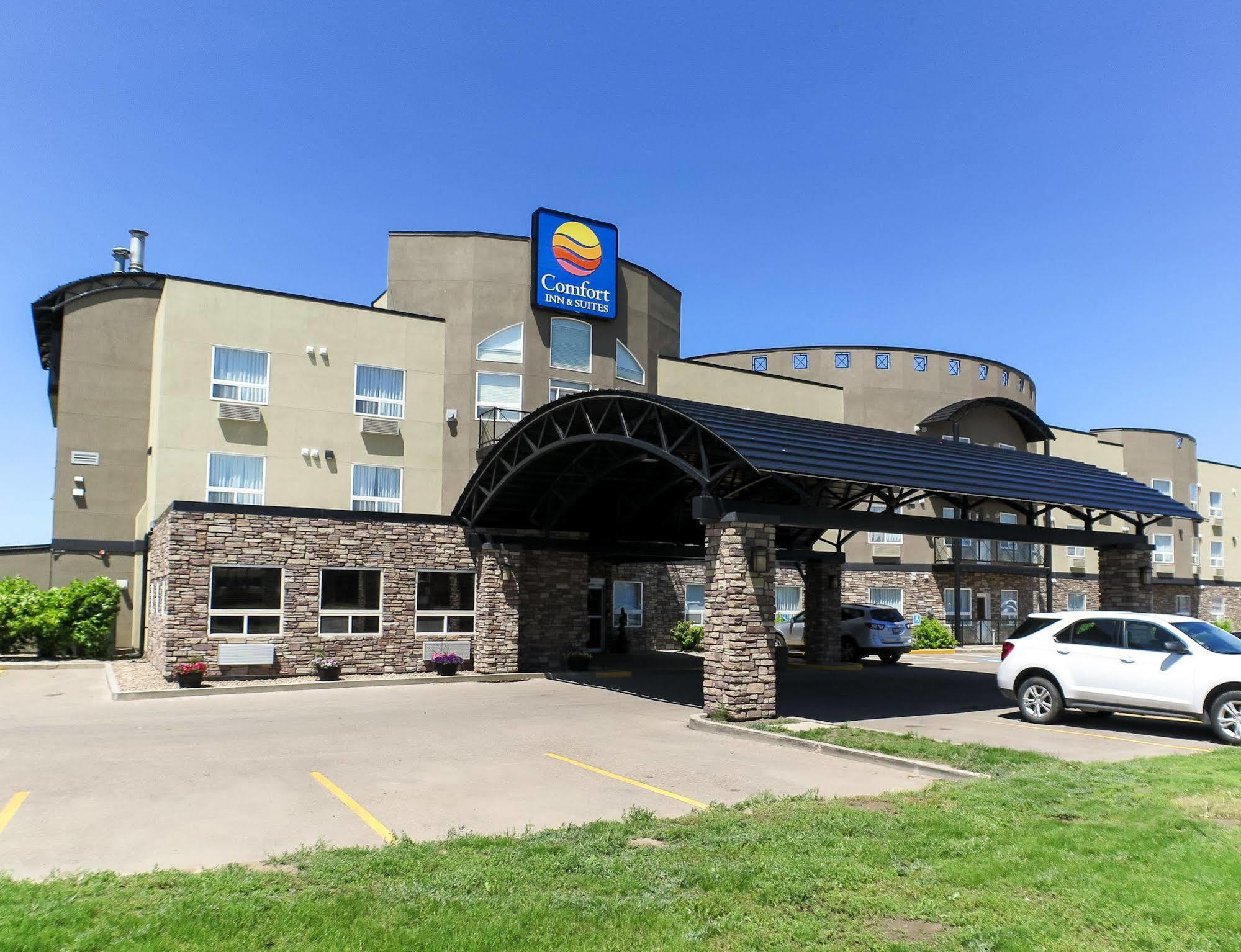 Comfort Inn & Suites Медисин-Хат Экстерьер фото